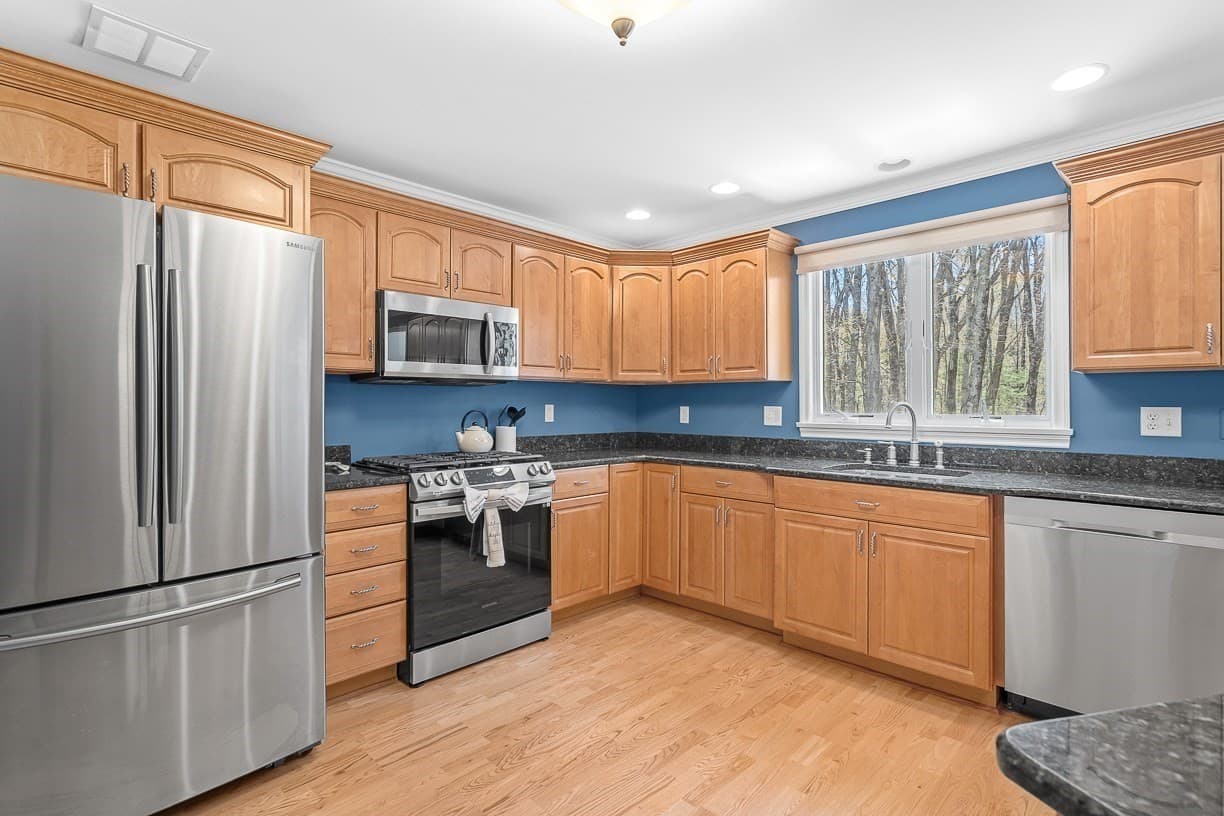 Condominium at 218 Rangeway Rd # 232, Billerica MA 01862, photo 3 of 38
