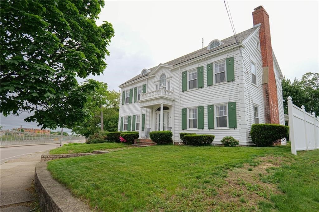 Single Family Residence at 36 Underwood, Pawtucket RI 02860, Pawtucket, photo 2 of 39