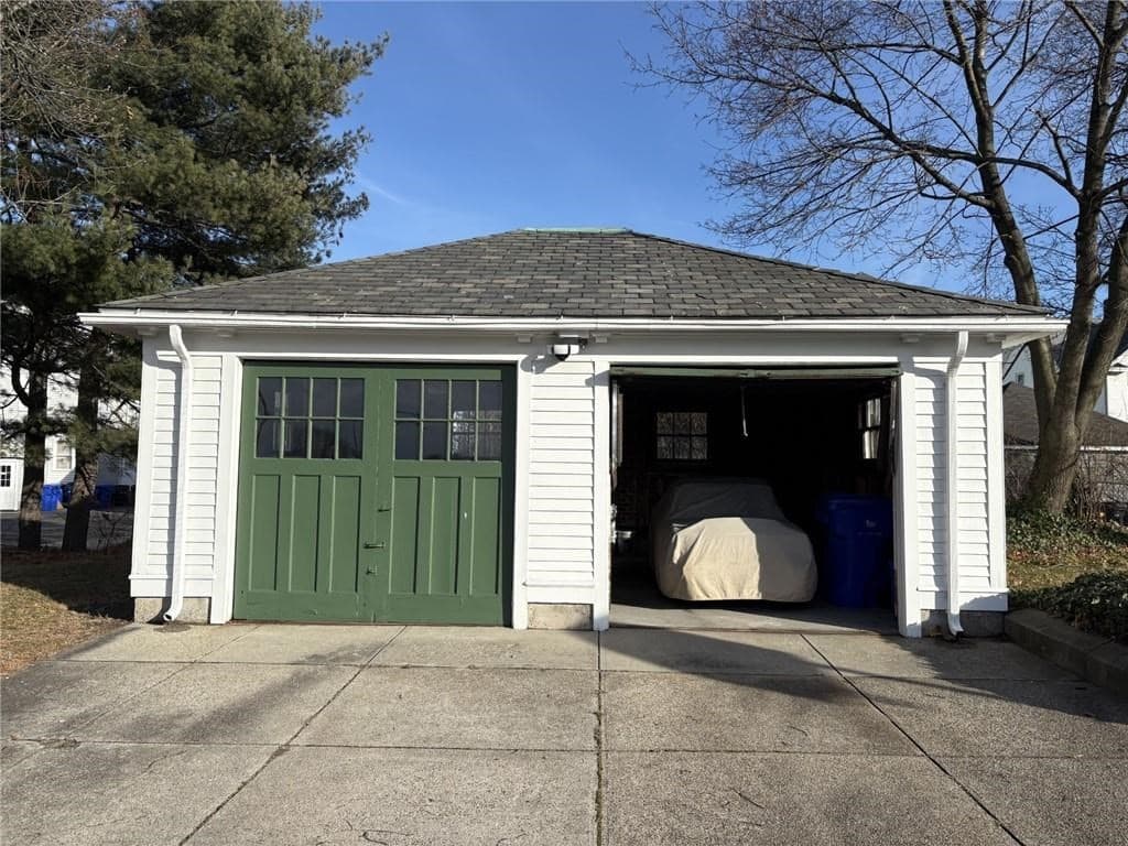 Single Family Residence at 36 Underwood, Pawtucket RI 02860, Pawtucket, photo 3 of 39