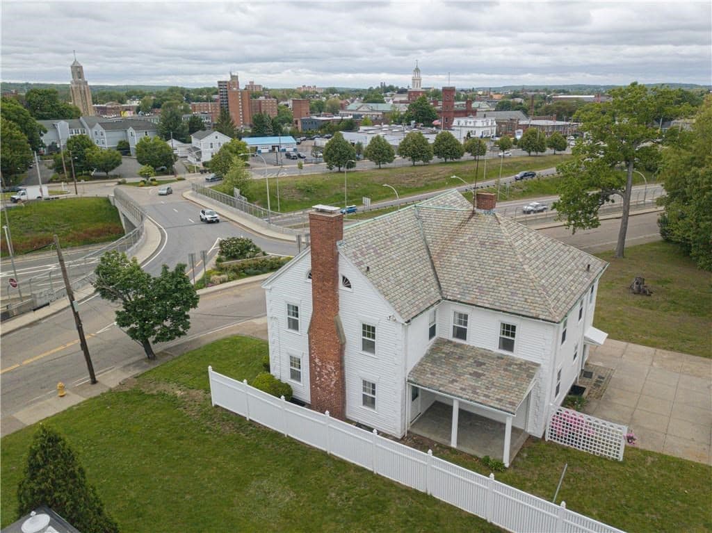 Single Family Residence at 36 Underwood, Pawtucket RI 02860, Pawtucket, photo 5 of 39