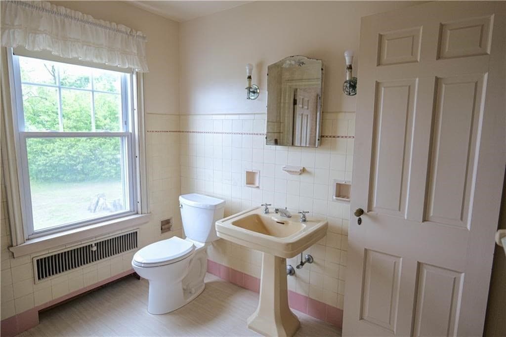 Single Family Residence at 36 Underwood, Pawtucket RI 02860, Pawtucket, photo 34 of 39