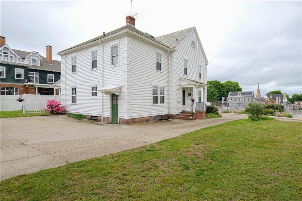 Single Family Residence at 36 Underwood, Pawtucket RI 02860, Pawtucket, photo 8 of 39