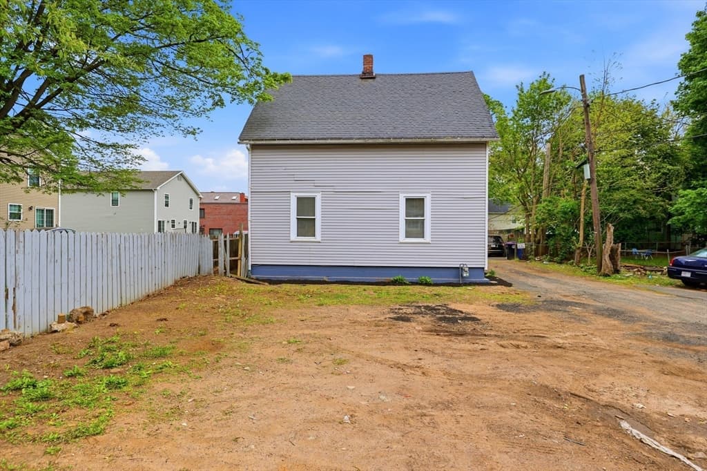 9 Owens Pl, Holyoke MA 01040 photo 12