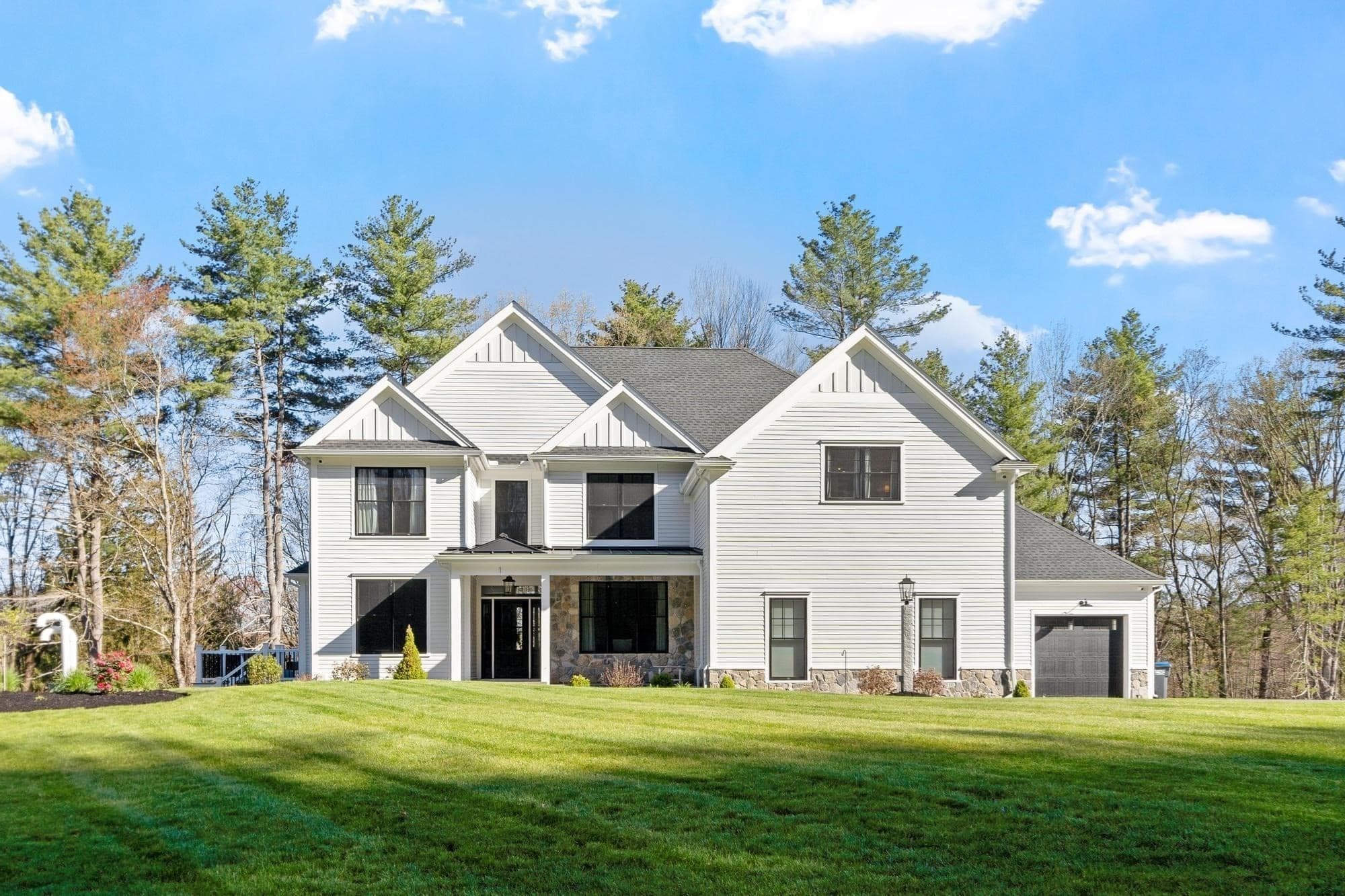 Single Family Residence at 1 Honeybee Pass, Hopkinton MA 01748, Hopkinton, photo 3 of 42