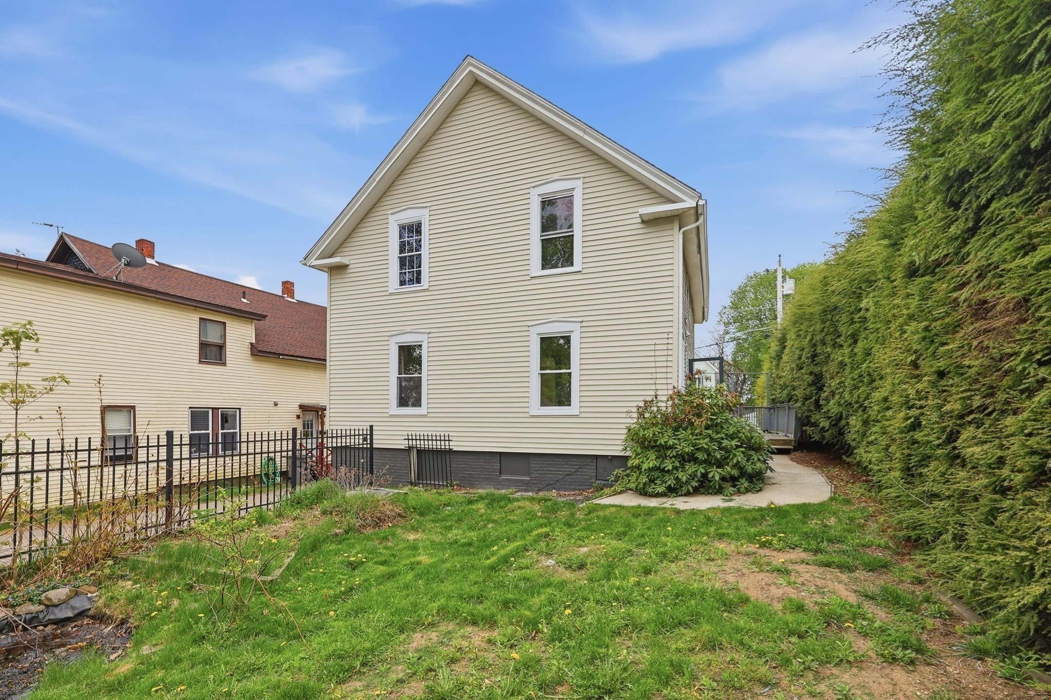 Single Family Residence at 150 Washington Street, Gardner MA 01440, photo 37 of 42