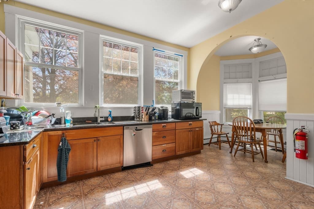 5 Claremont Street, Worcester MA 01610 photo 7
