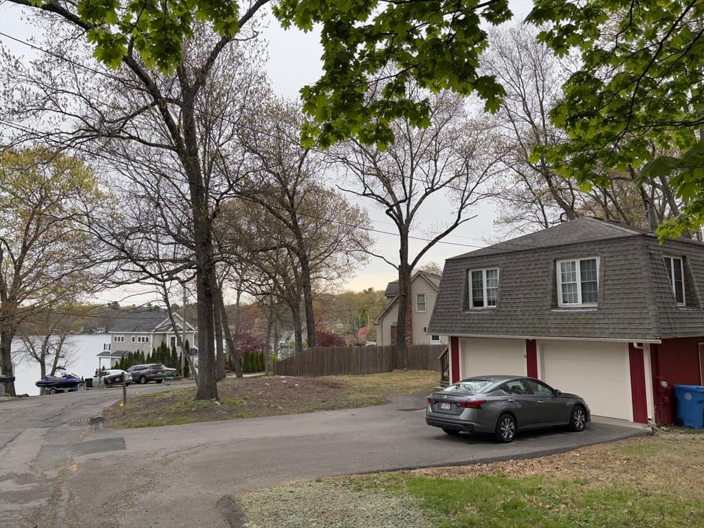 18 A St, Wrentham MA 02093