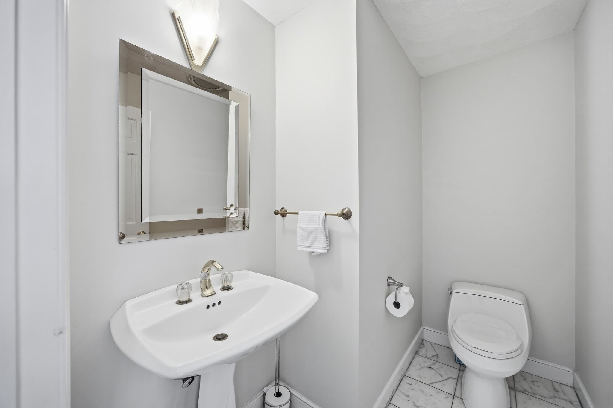 Single Family Residence at 5 Powers Rd, Andover MA 01810, photo 19 of 42