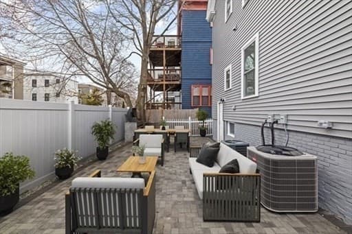 Condominium at 17 Cameron Avenue # 17, Cambridge MA 02410, Cambridge, photo 6 of 29