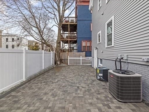 Condominium at 17 Cameron Avenue # 17, Cambridge MA 02410, Cambridge, photo 7 of 29