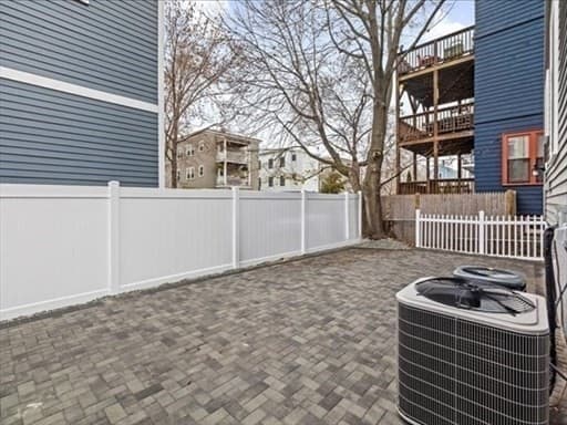 Condominium at 17 Cameron Avenue # 17, Cambridge MA 02410, Cambridge, photo 5 of 29