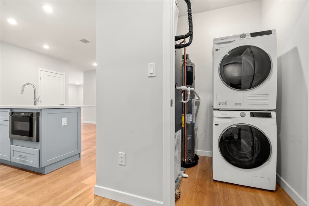 Condominium at 267 Old Colony # 310, Boston MA 02127, Boston, photo 12 of 23