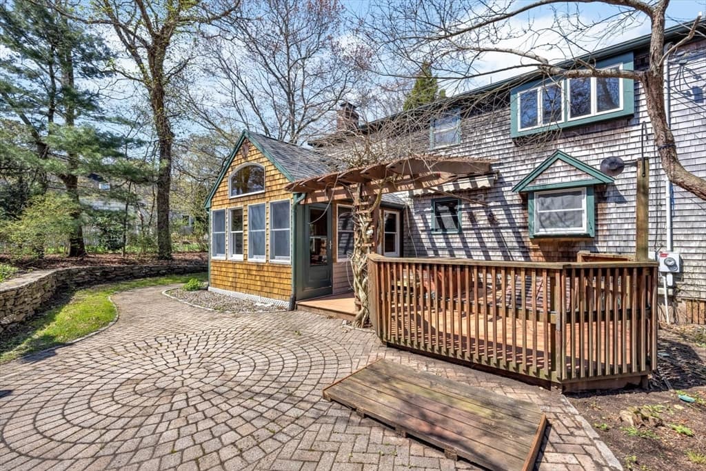 Single Family Residence at 34 Hilltop Dr, Bourne MA 02561, photo 5 of 42