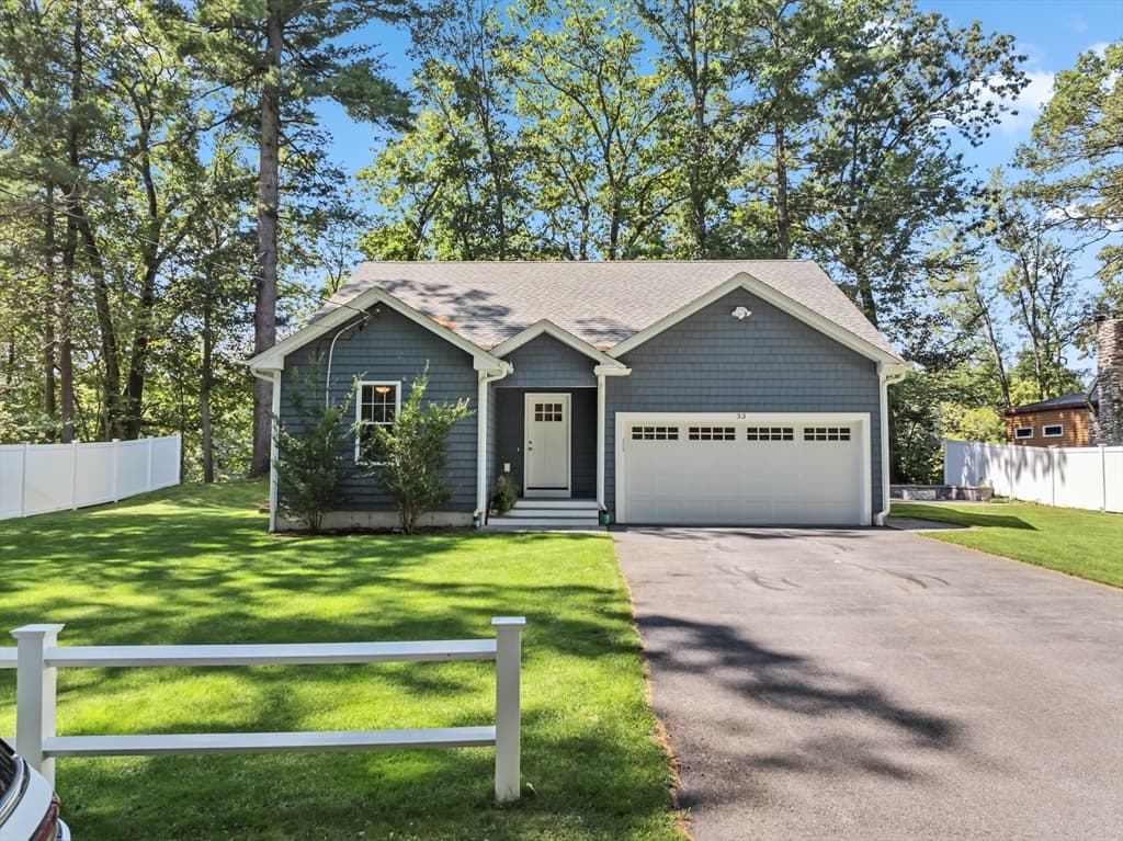 33 Phalanx St, Tyngsborough MA 01879