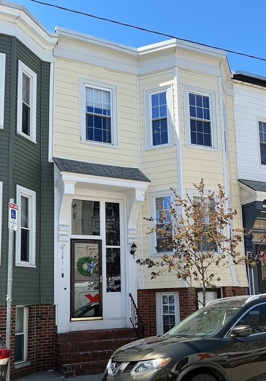 131 H St, Boston MA 02127
