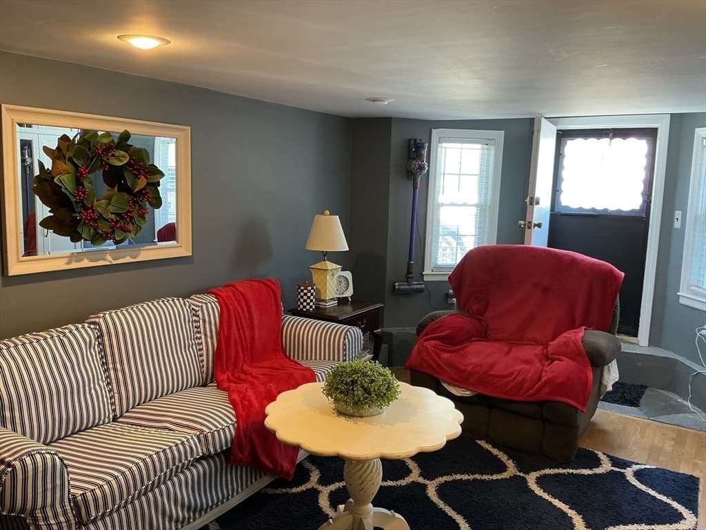 Single Family Residence at 131 H St, Boston MA 02127, Boston, photo 14 of 19