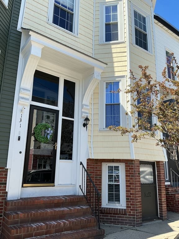 Single Family Residence at 131 H St, Boston MA 02127, Boston, photo 19 of 19
