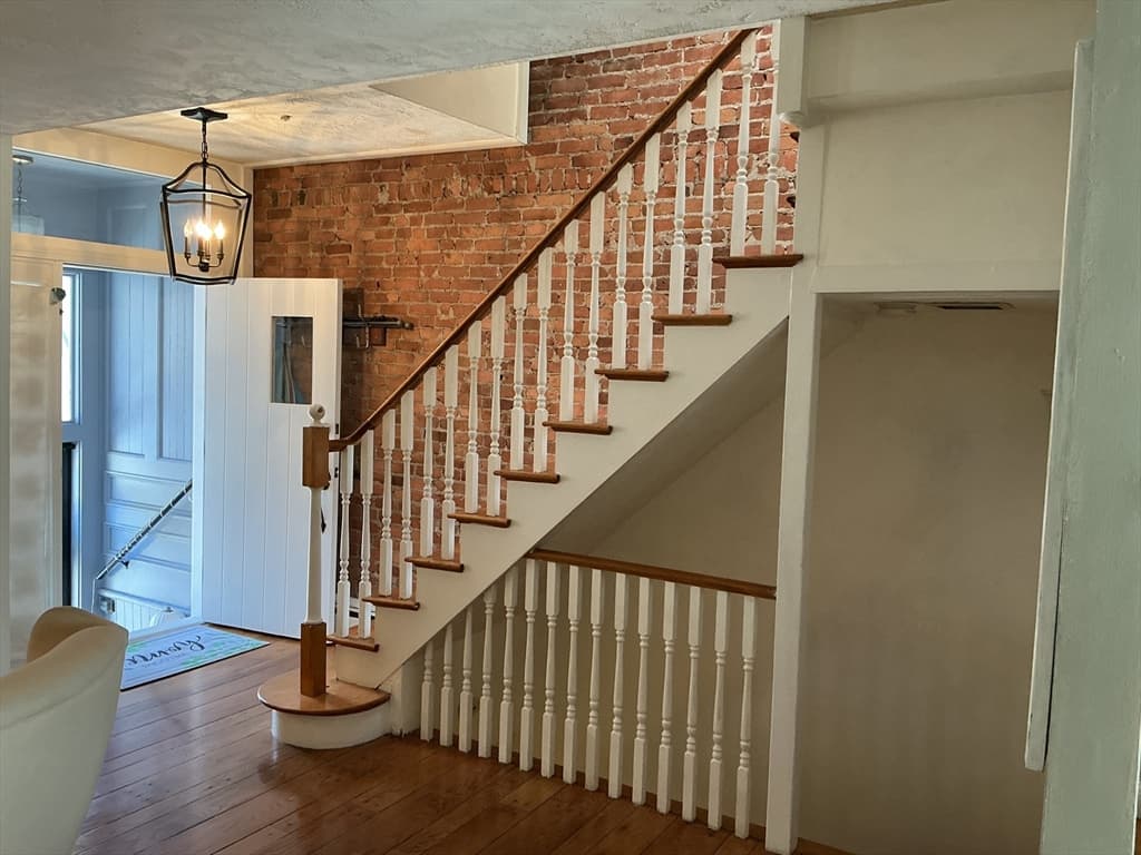 Single Family Residence at 131 H St, Boston MA 02127, Boston, photo 4 of 19