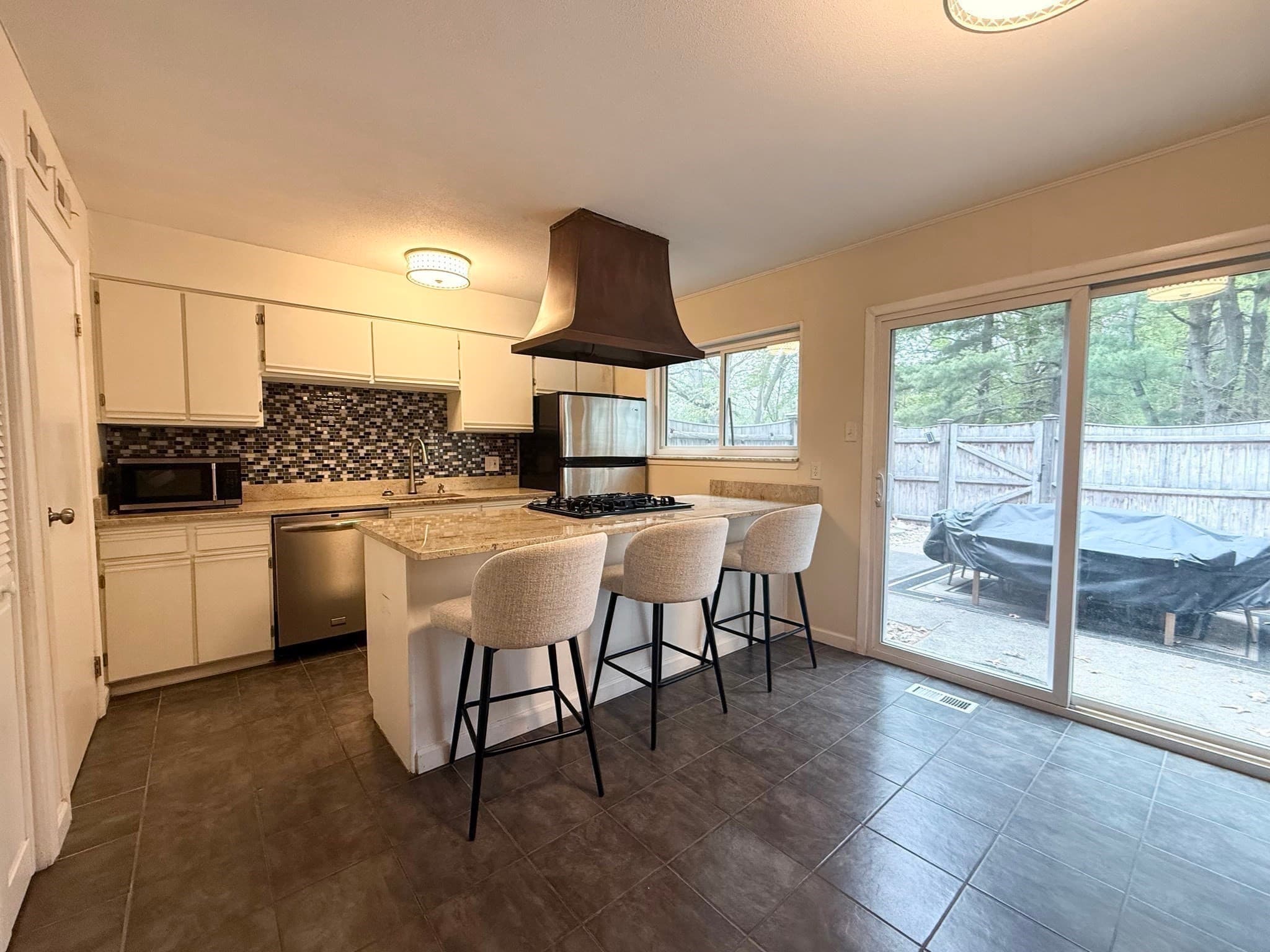 Condominium at 115 Jamestown Drive # 115, Springfield MA 01108, Springfield, photo 4 of 29