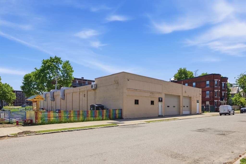 120 Pine St, Holyoke MA 01040 photo 2