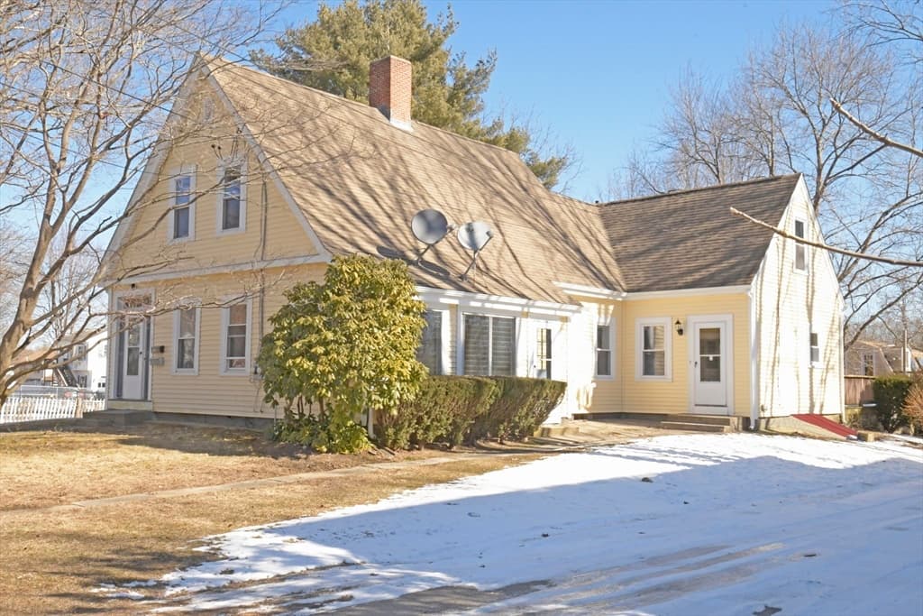 177 Pleasant St, Whitman MA 02382