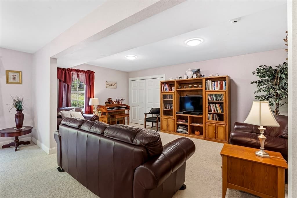24 Greenleaves Dr # 406, Amherst MA 01002 photo 22