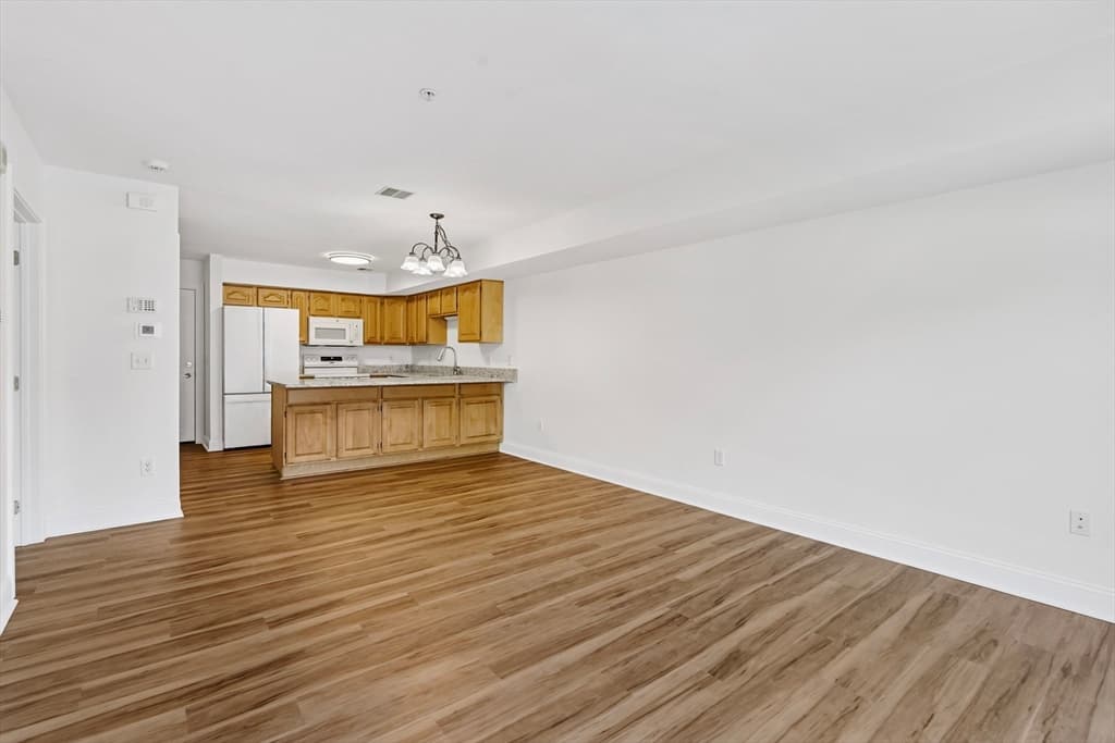 24 Greenleaves Dr # 406, Amherst MA 01002 photo 9