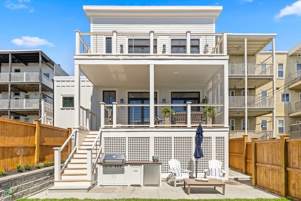 847 E 5th St # 2, Boston MA 02127
