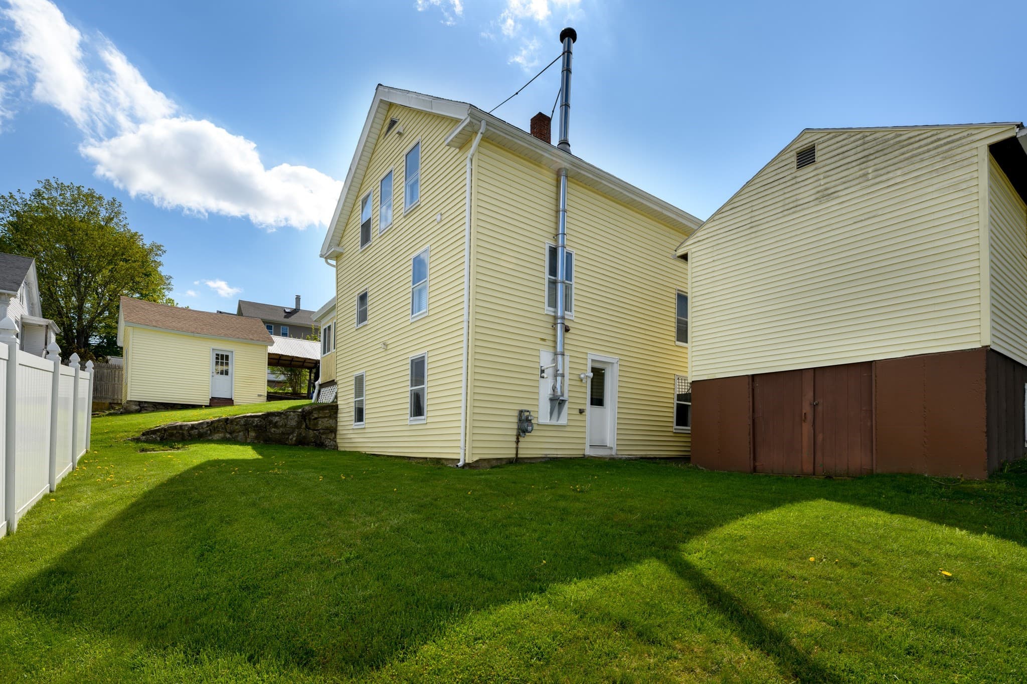 Single Family Residence at 30 Prospect St, Spencer MA 01562, photo 6 of 25