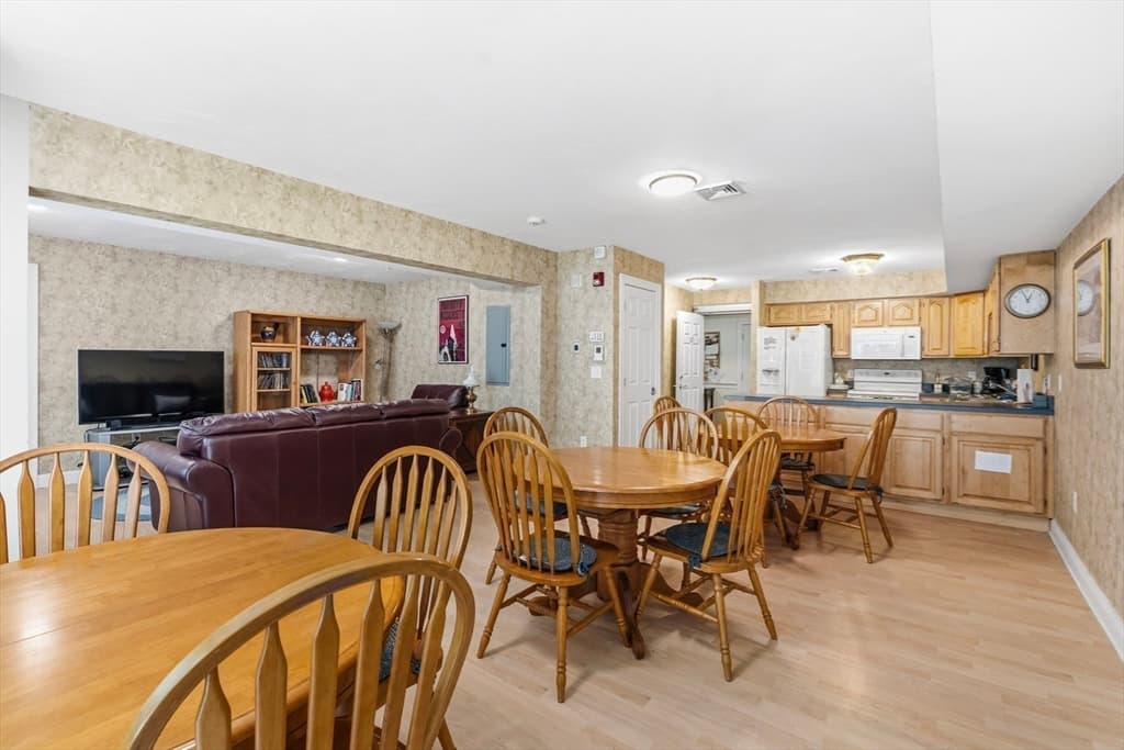 26 Greenleaves Dr # 602, Amherst MA 01002 photo 27