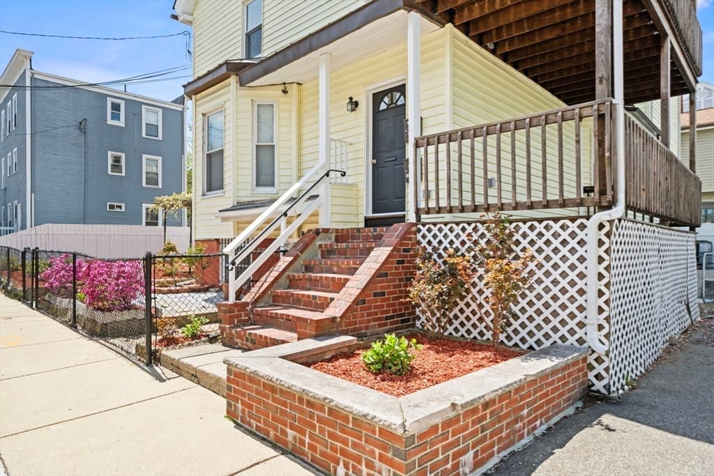 29 Hanson St # 1, Somerville MA 02143 photo 2