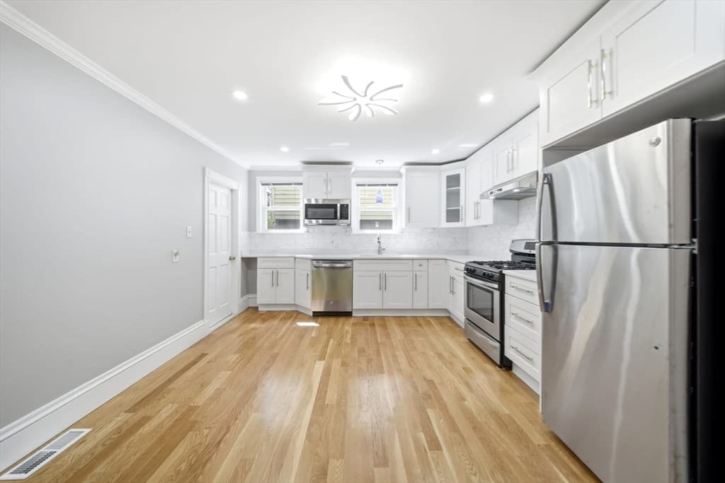 29 Hanson St # 1, Somerville MA 02143 photo 16