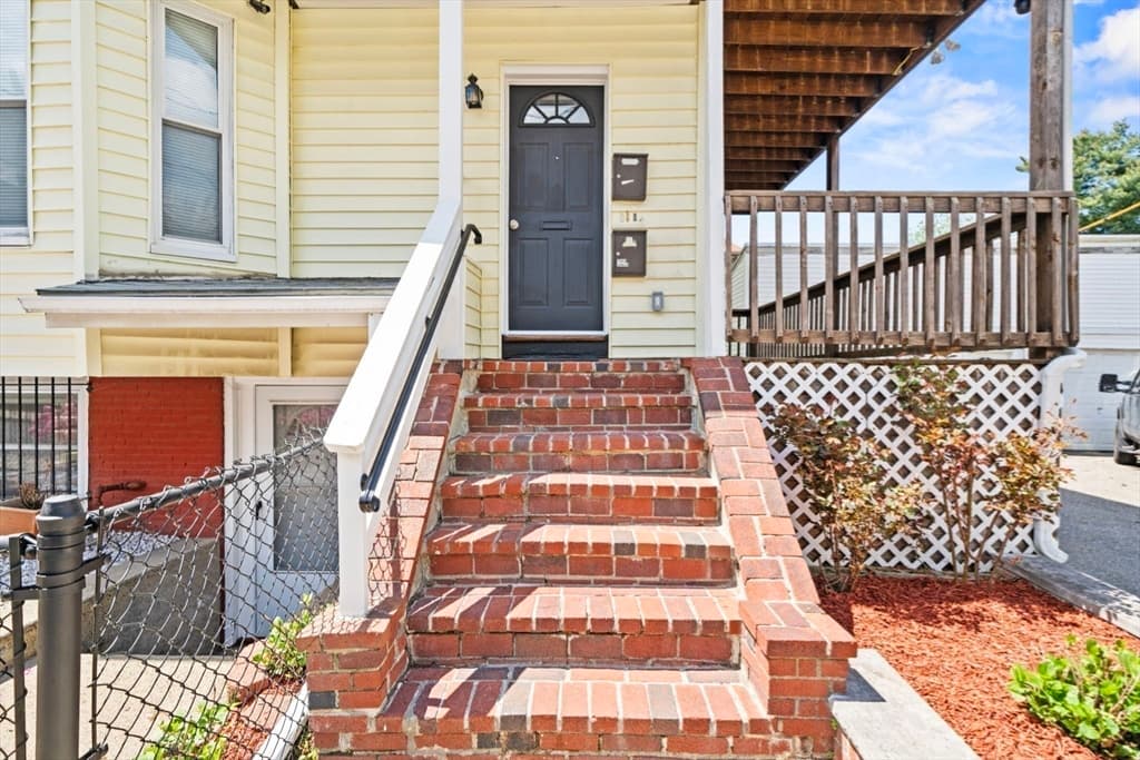 29 Hanson St # 1, Somerville MA 02143 photo 3