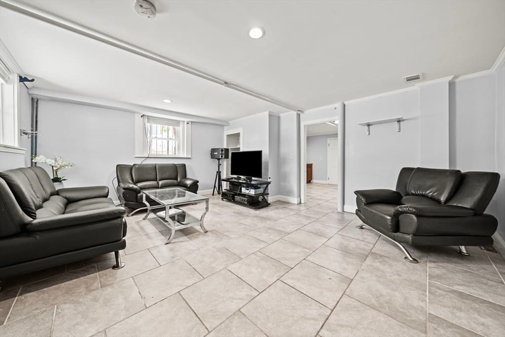 29 Hanson St # 1, Somerville MA 02143 photo 30