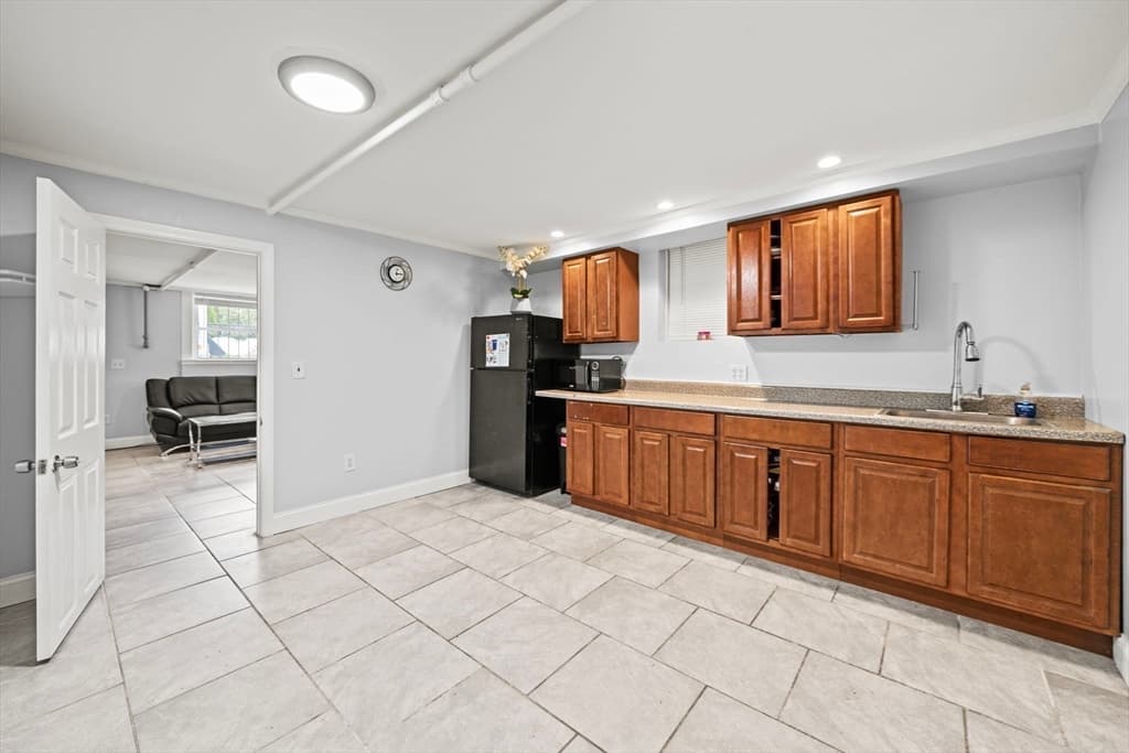 29 Hanson St # 1, Somerville MA 02143 photo 31