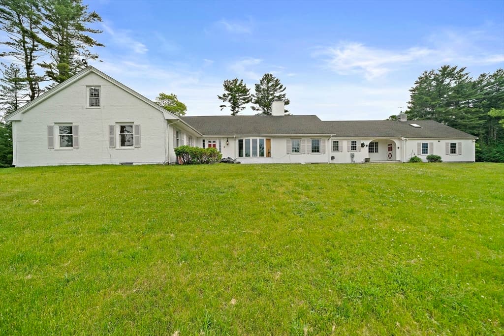 Single Family Residence at 8 Conway Lane, Foxboro MA 02035, Foxboro, photo 2 of 40