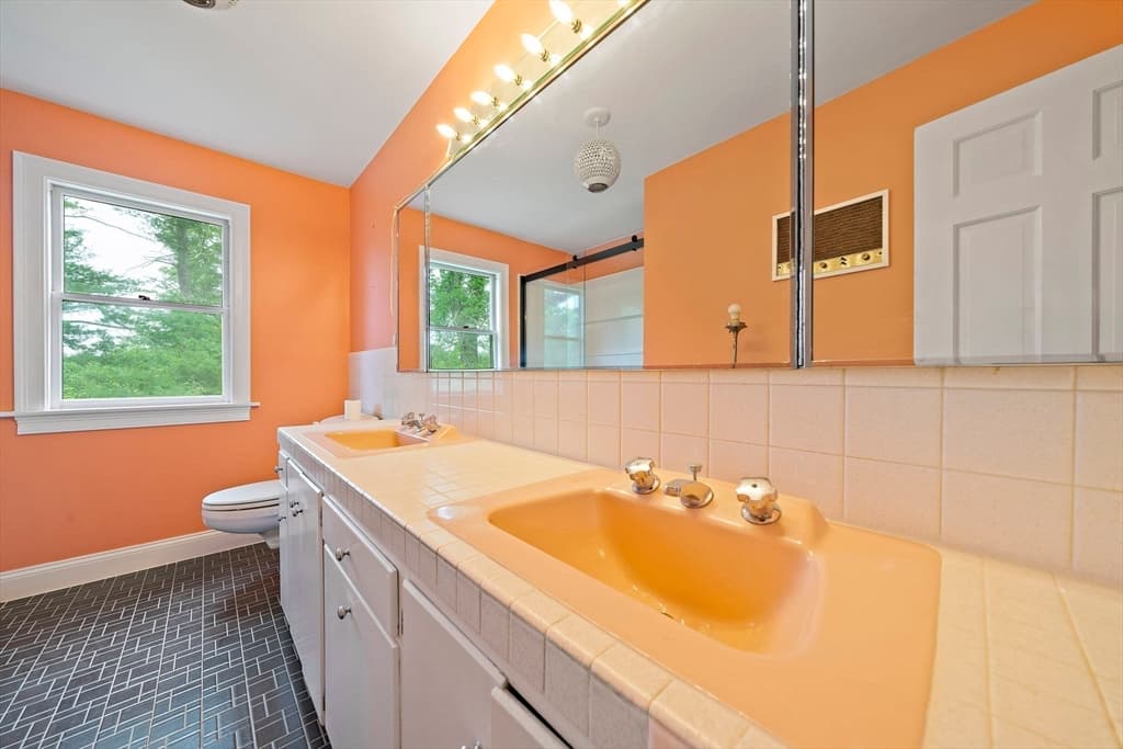 Single Family Residence at 8 Conway Lane, Foxboro MA 02035, Foxboro, photo 24 of 40