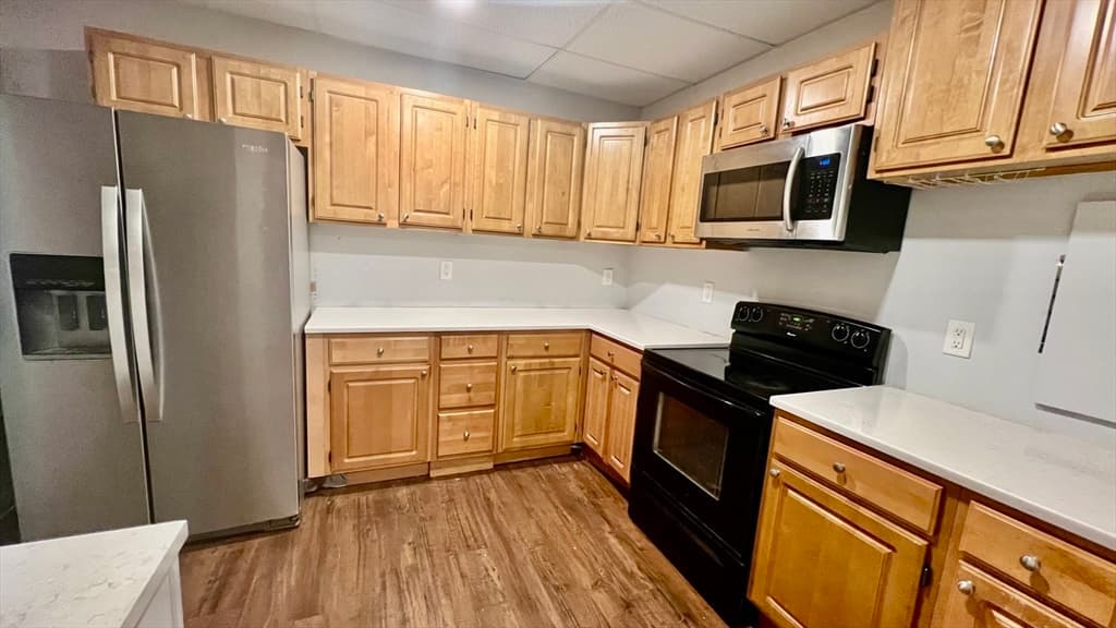 Single Family Residence at 5 Flintlocke Rd, Franklin MA 02038, photo 20 of 34
