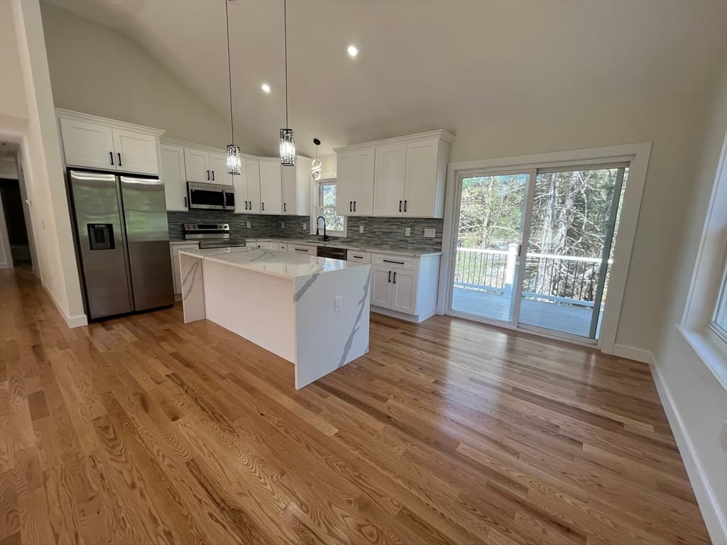 272 S Main St, Hopedale MA 01747 photo 11