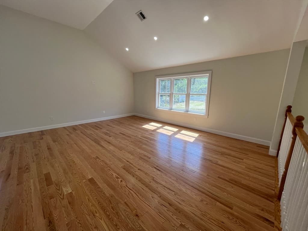 272 S Main St, Hopedale MA 01747 photo 8