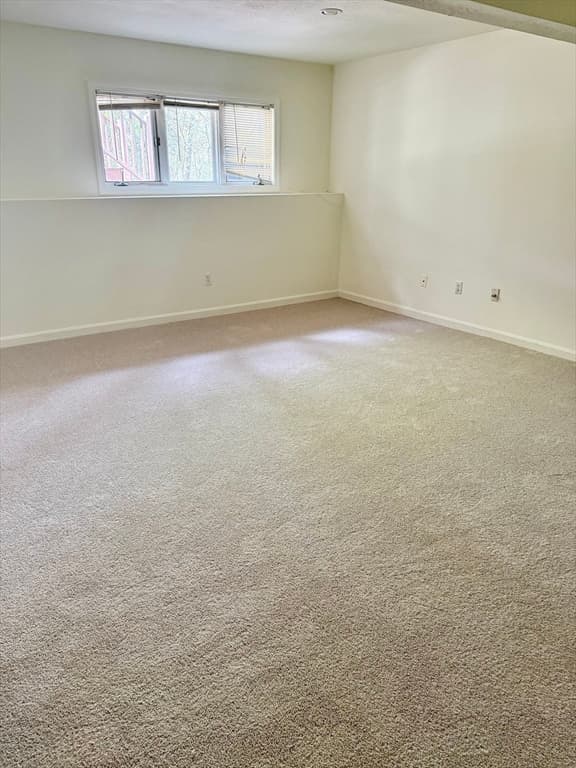 Condominium at 6 Lilac Court # 6, Hopkinton MA 01748, Hopkinton, photo 15 of 21