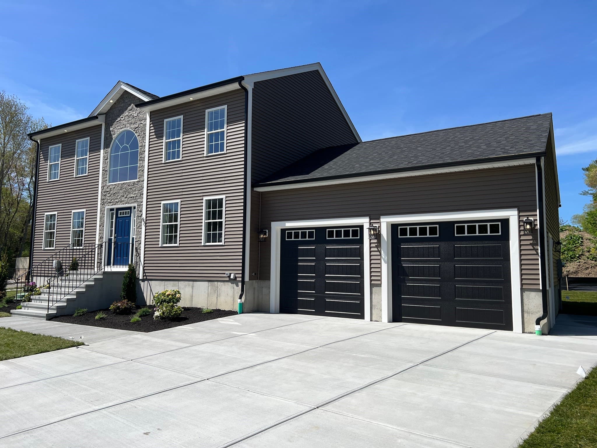 Single Family Residence at 47 Seth Daniel Drive, New Bedford MA 02745, New Bedford, photo 2 of 42