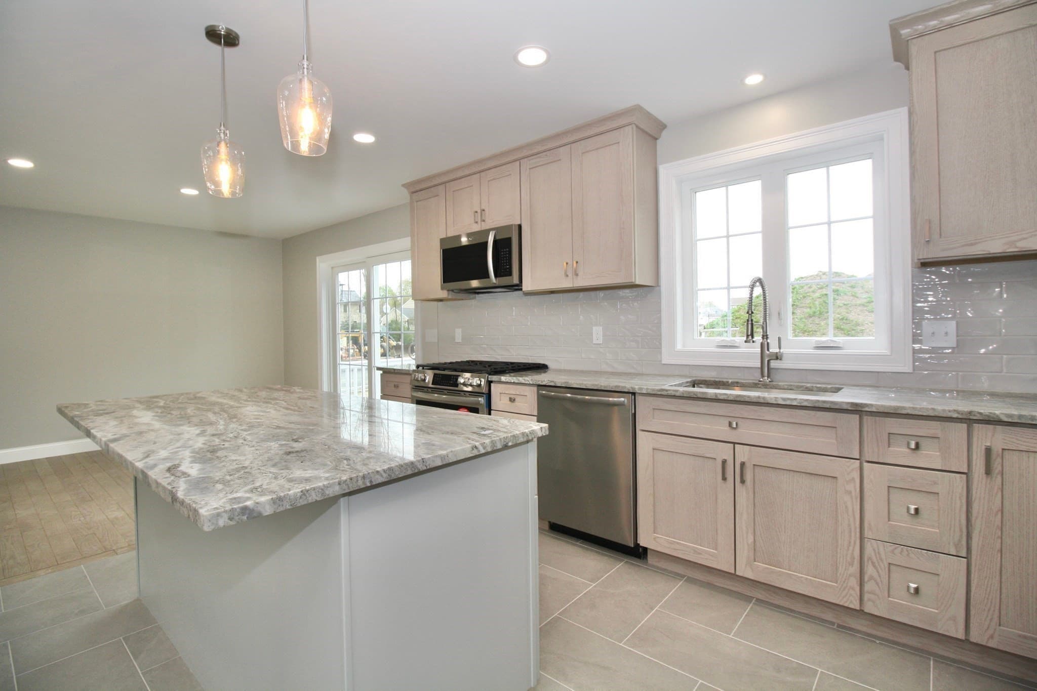 Single Family Residence at 47 Seth Daniel Drive, New Bedford MA 02745, New Bedford, photo 6 of 42