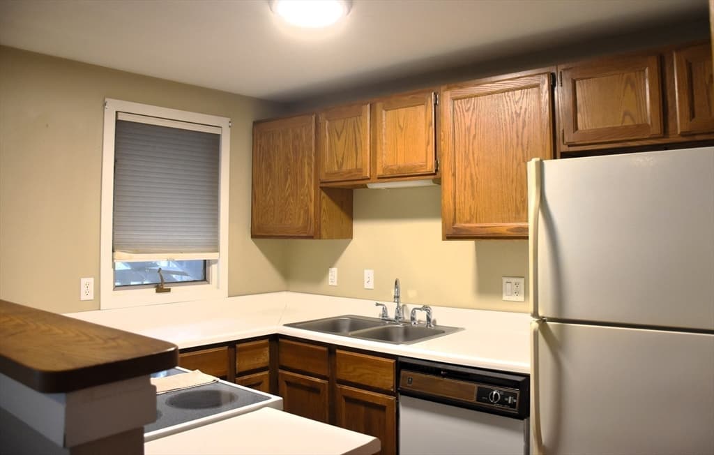 Condominium at 18 Maria Ave # A, Southbridge MA 01550, Southbridge, photo 7 of 23