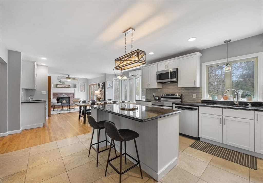 Single Family Residence at 16 Ellisville Rd, Plymouth MA 02360, Plymouth, photo 11 of 42