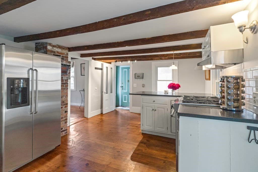 Single Family Residence at 54 Ashland St, Newburyport MA 01950, photo 4 of 33