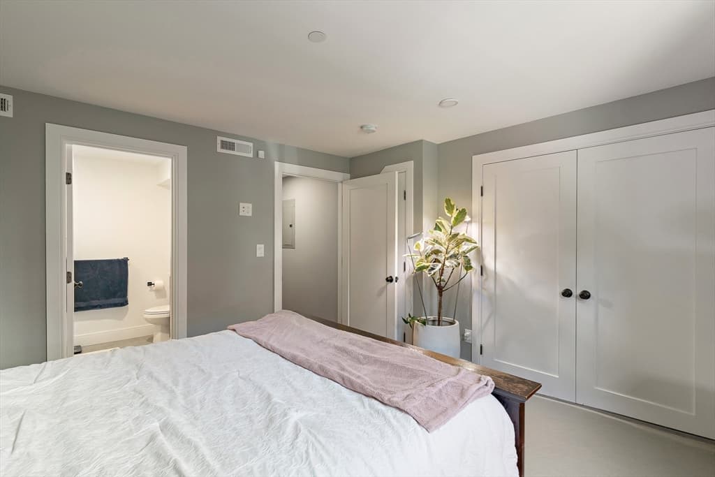 Condominium at 47 Morris St # 1, Boston MA 02128, photo 14 of 17