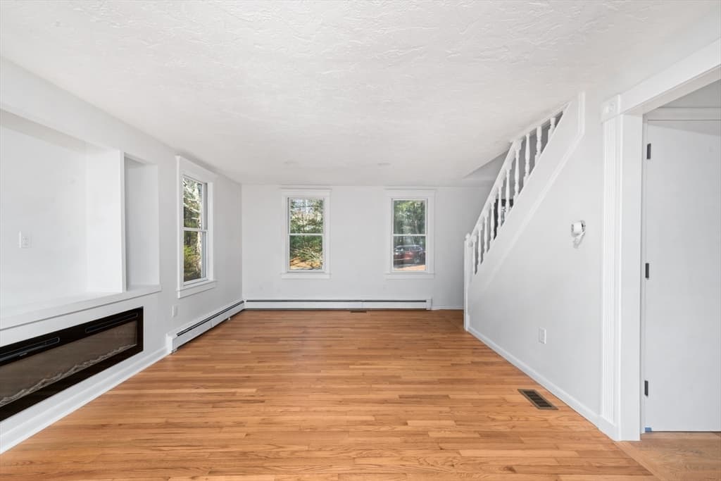 Single Family Residence at 10 Anchor Drive, Plymouth MA 02360, Plymouth, photo 13 of 42
