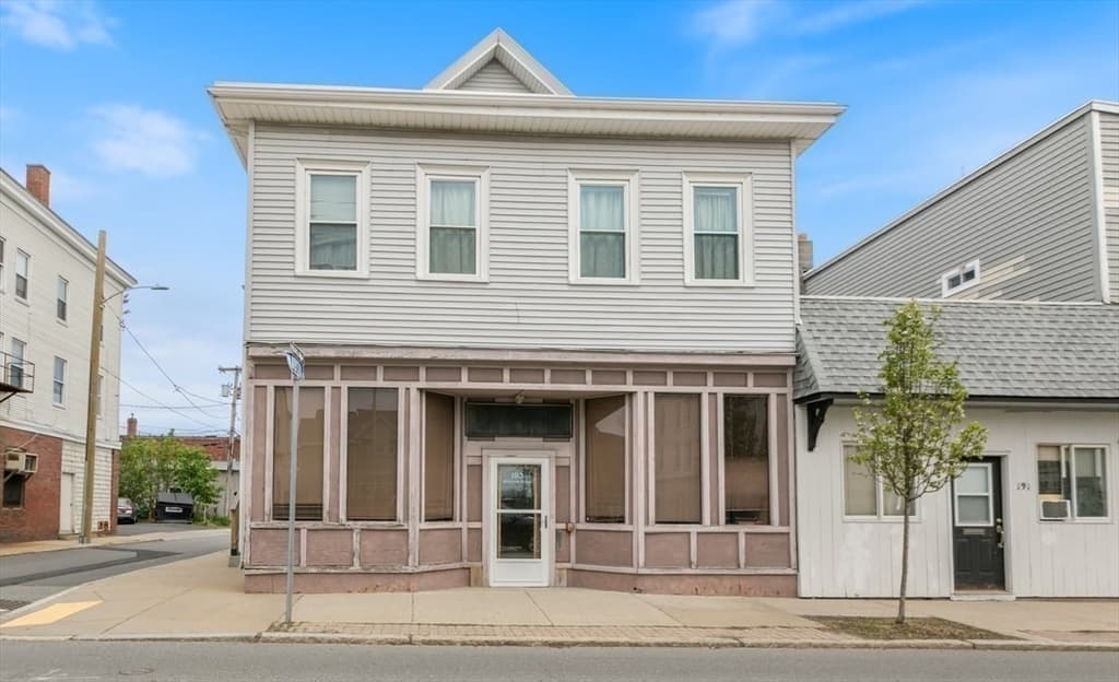193-195 Winthrop St, Winthrop MA 02152