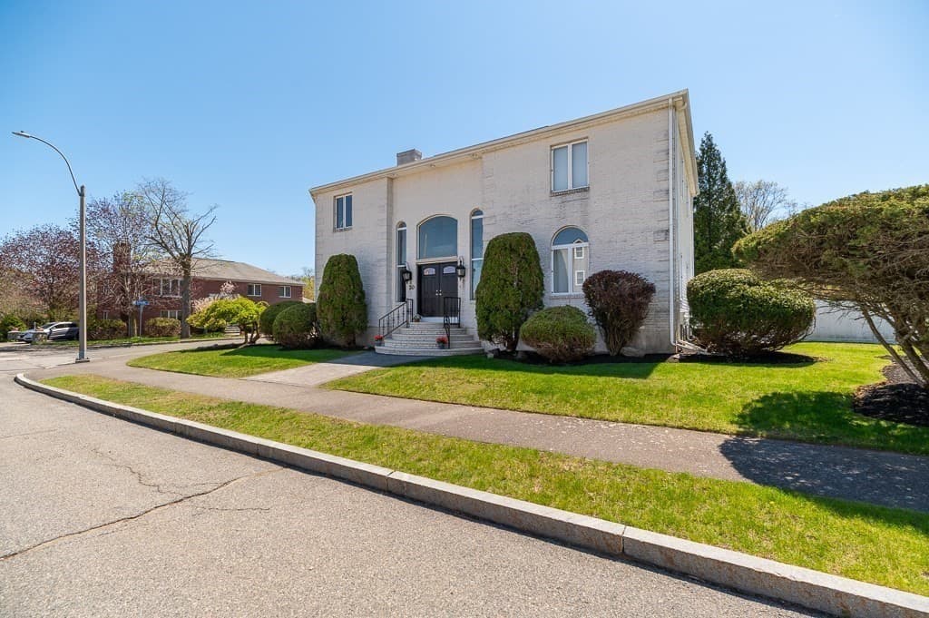 Single Family Residence at 20 Landers Rd, Stoneham MA 02180, Stoneham, photo 2 of 36
